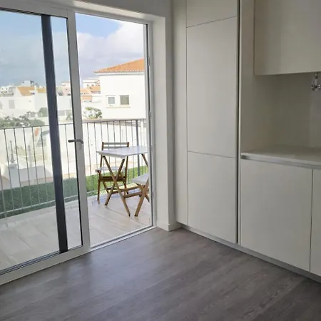 Living & Pool Apartman Faro