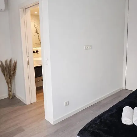 Apartman Living & Pool Faro